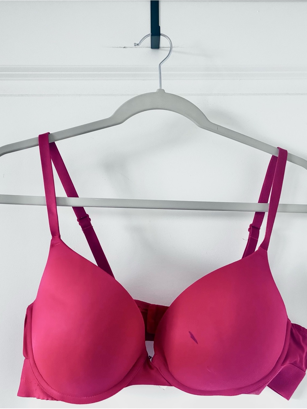 PINK Victoria’s Secret Red Push Up T Shirt Bra Pink Lining 38B